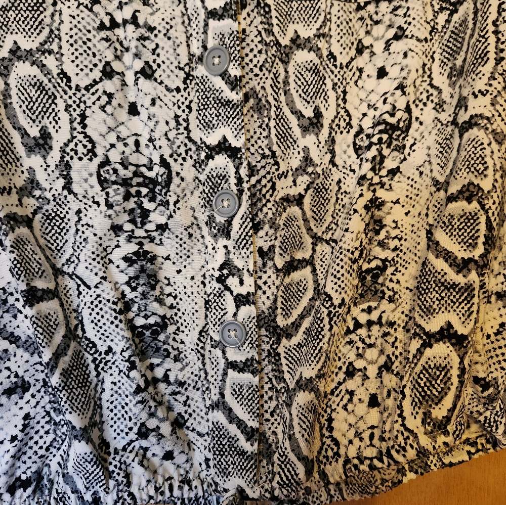 Top - Picture 2 of 2